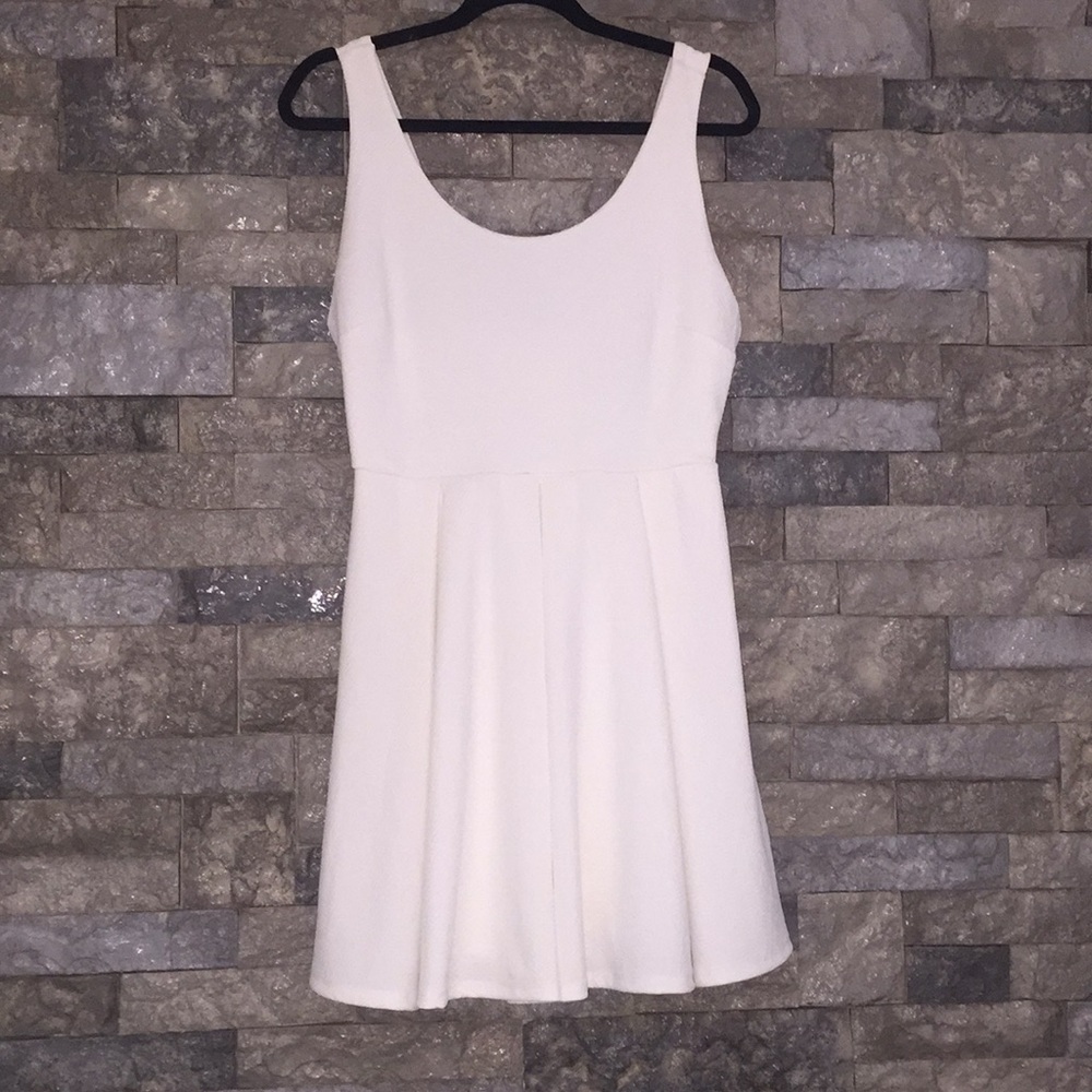 Forever 21 Large white dress Women’s - Juniors